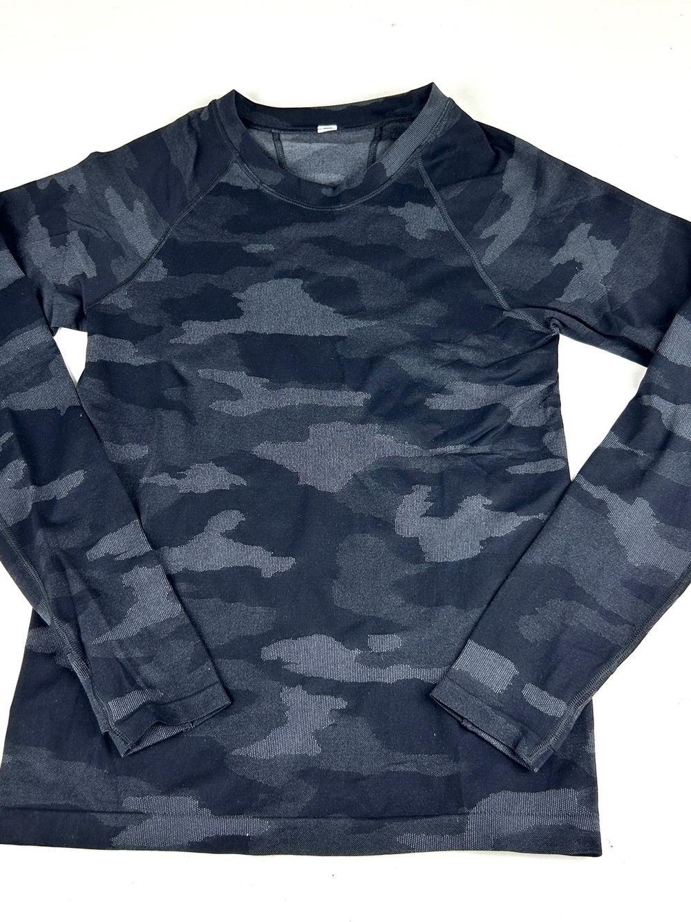 Lululemon Long Sleeve Running Shirt Incognito Camo Gray | Size 6 Thumbholes